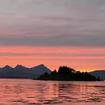 Tales Of Thules Sigridtunet Your Arctic Night Under The Northern Lights Nyaraló